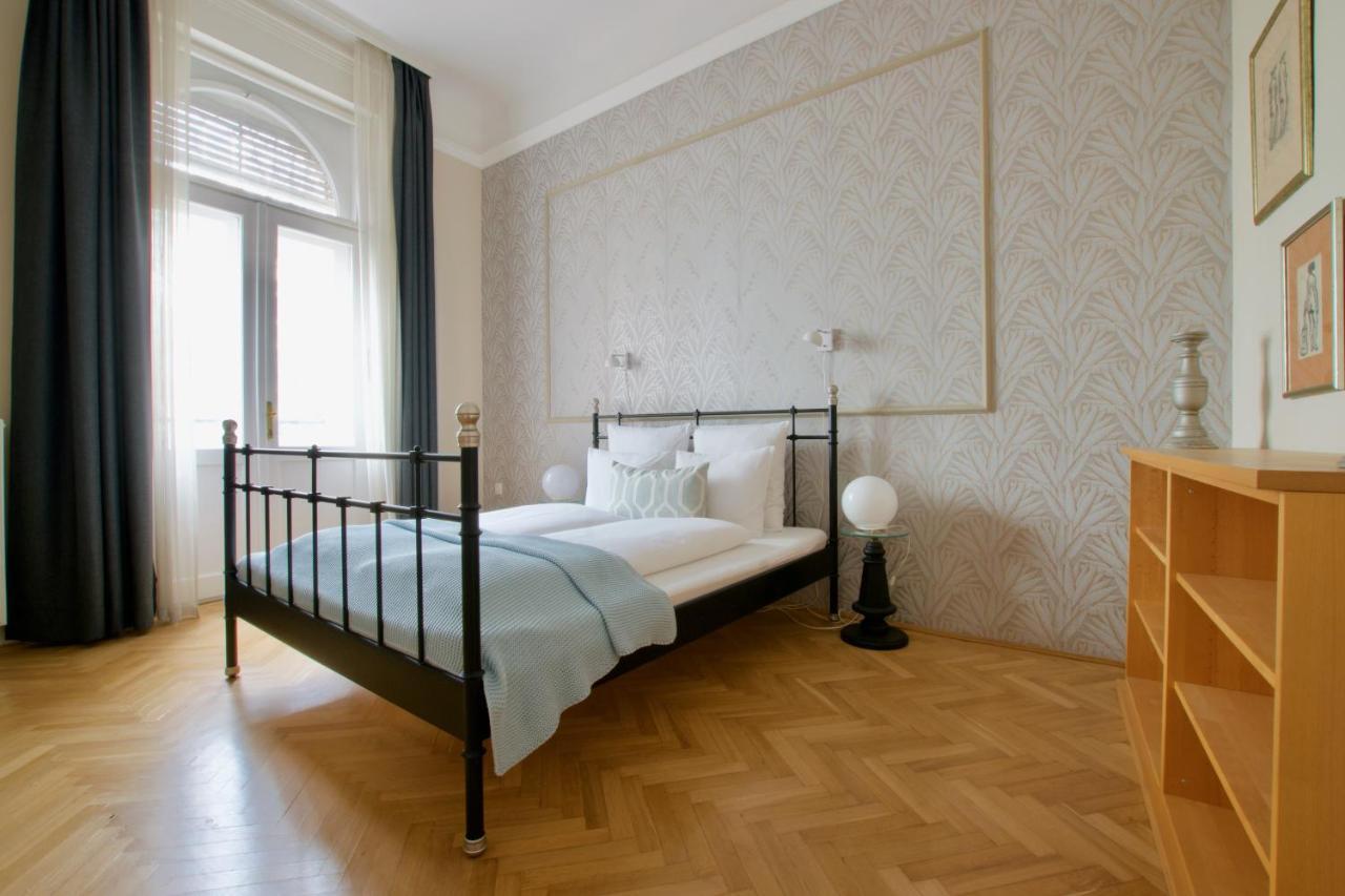 Standard By Hi5 - Kecskemeti Street Apartament