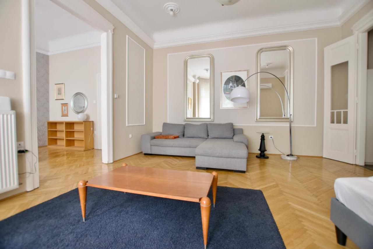 Standard By Hi5 - Kecskemeti Street Apartament