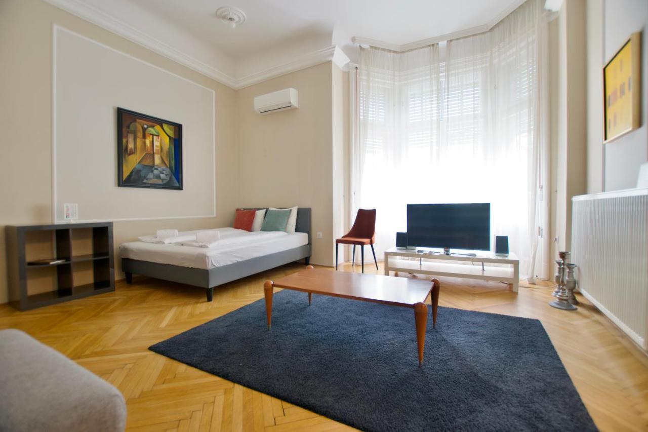 Apartament Standard By Hi5 - Kecskemeti Street